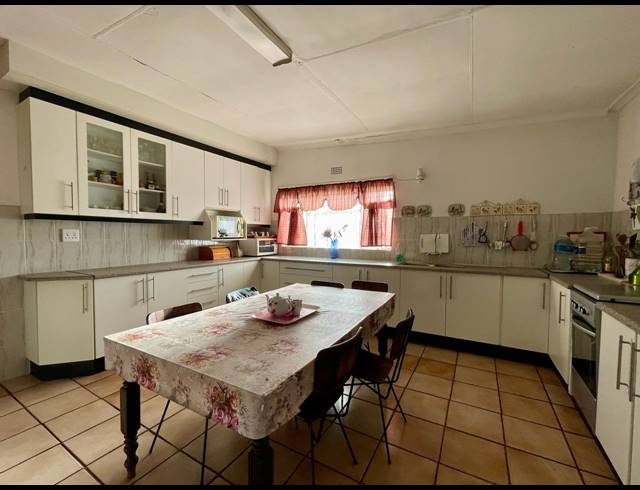 4 BEDROOM HOUSE FOR SALE IN THREE RIVERS EAST
